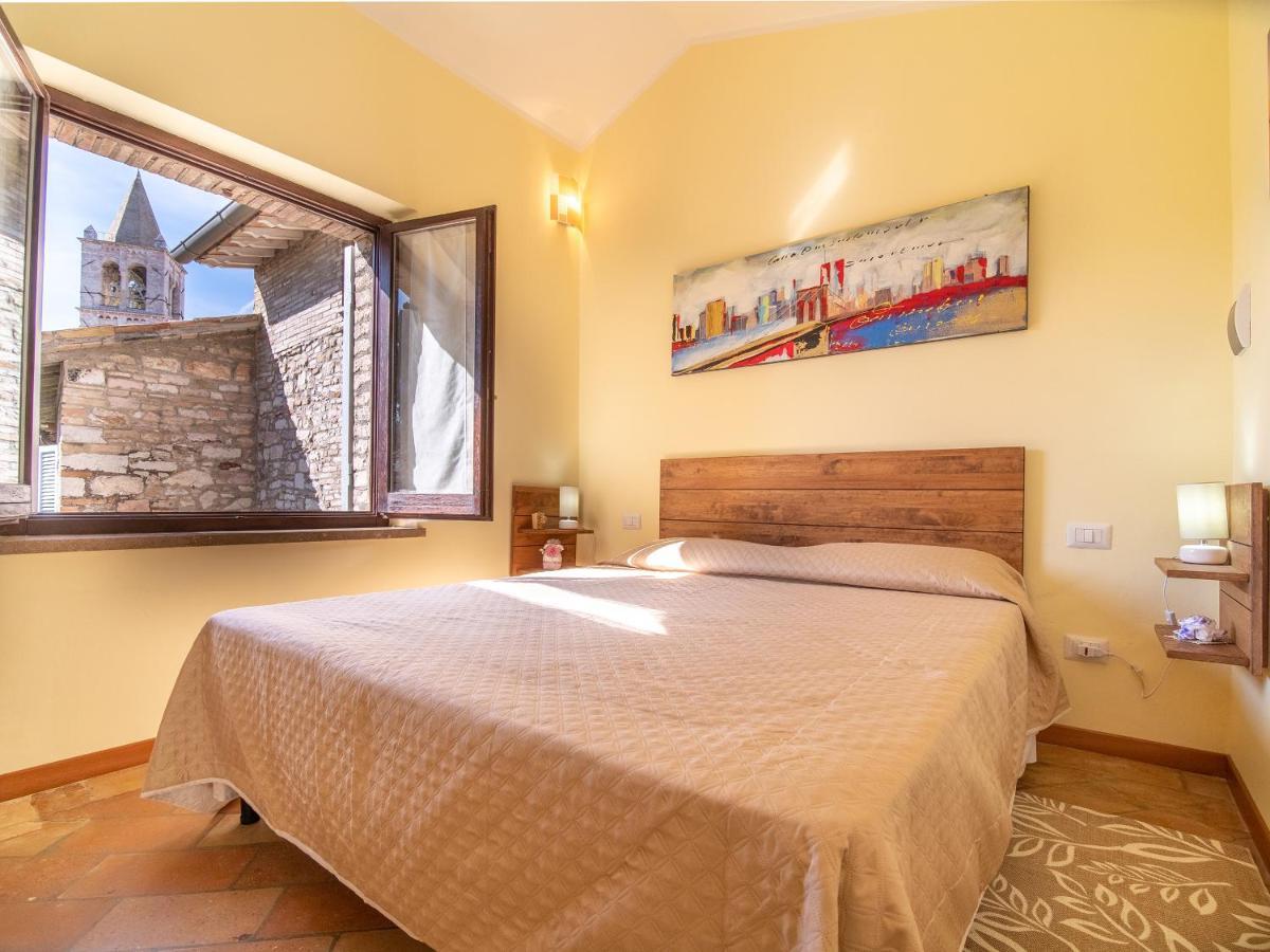 Отель Terrazza Santa Chiara Ассизи Экстерьер фото