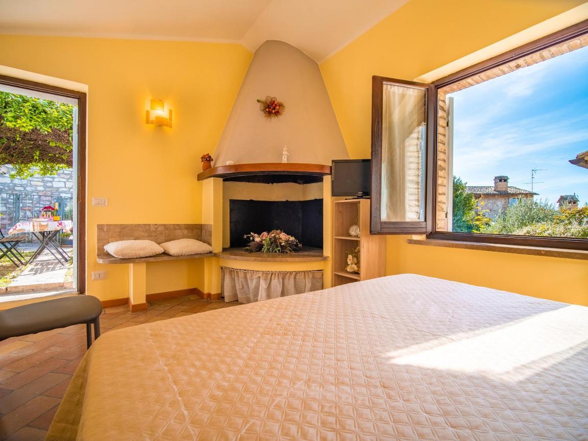 Отель Terrazza Santa Chiara Ассизи Экстерьер фото