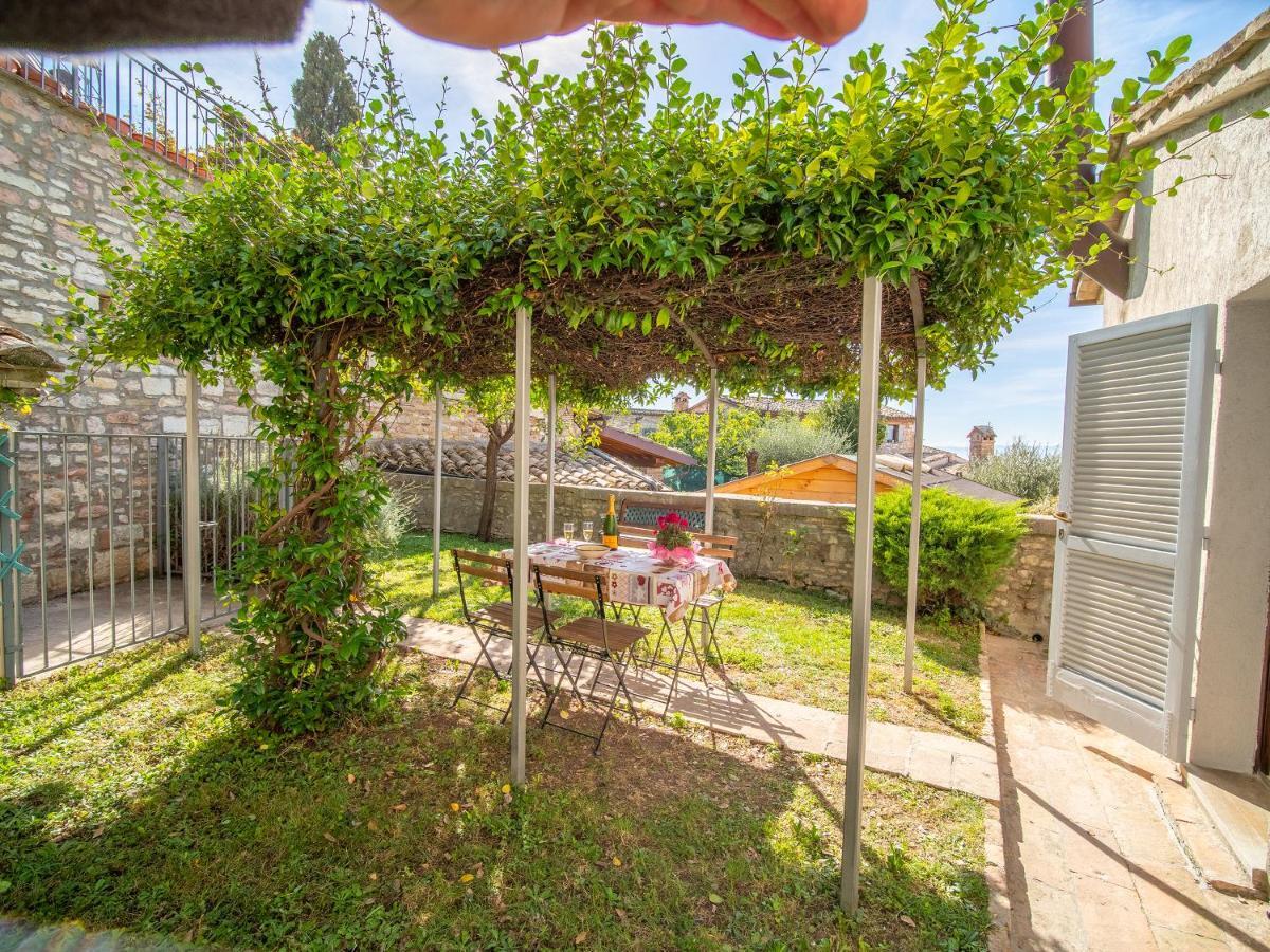 Отель Terrazza Santa Chiara Ассизи Экстерьер фото