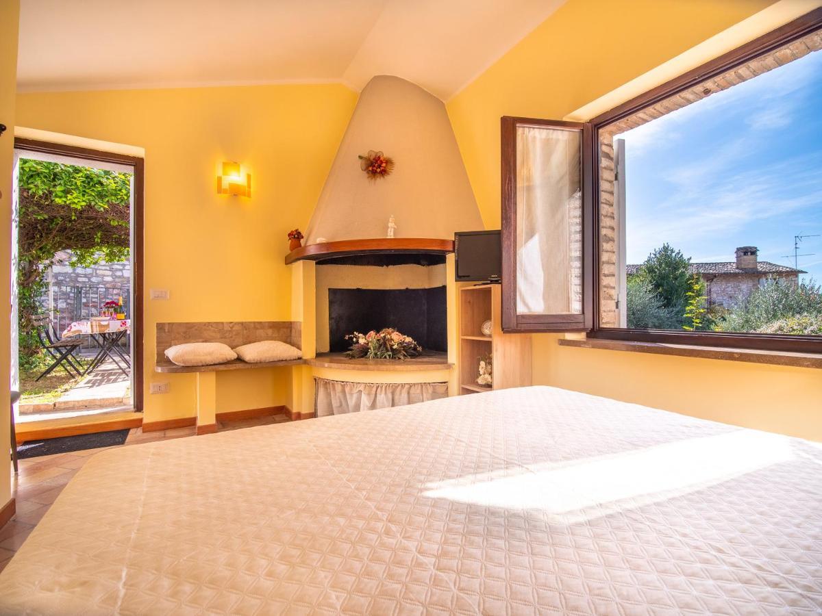 Отель Terrazza Santa Chiara Ассизи Экстерьер фото